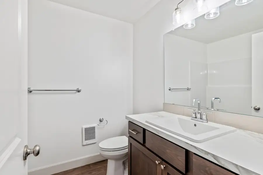 Furnished interior view inside a new home in Feather Ridge, Redmond (Image 10).