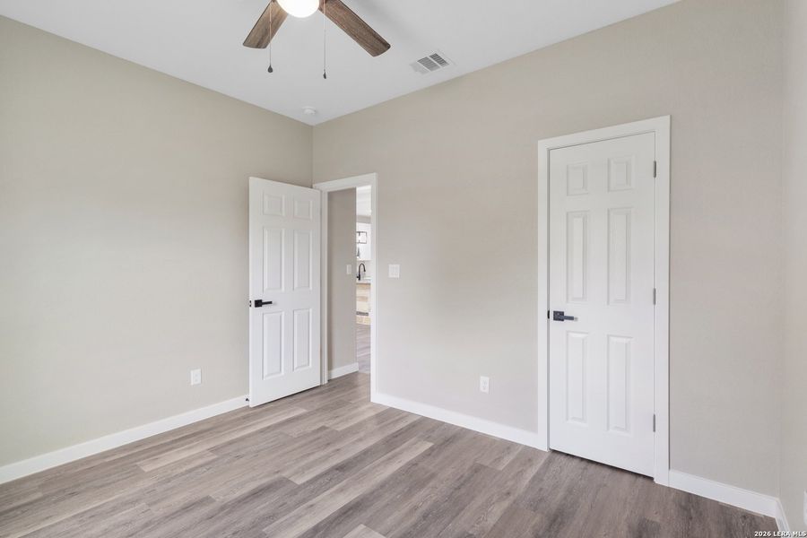 Spacious, unfurnished interior of a new home in , San Antonio (Image 20).