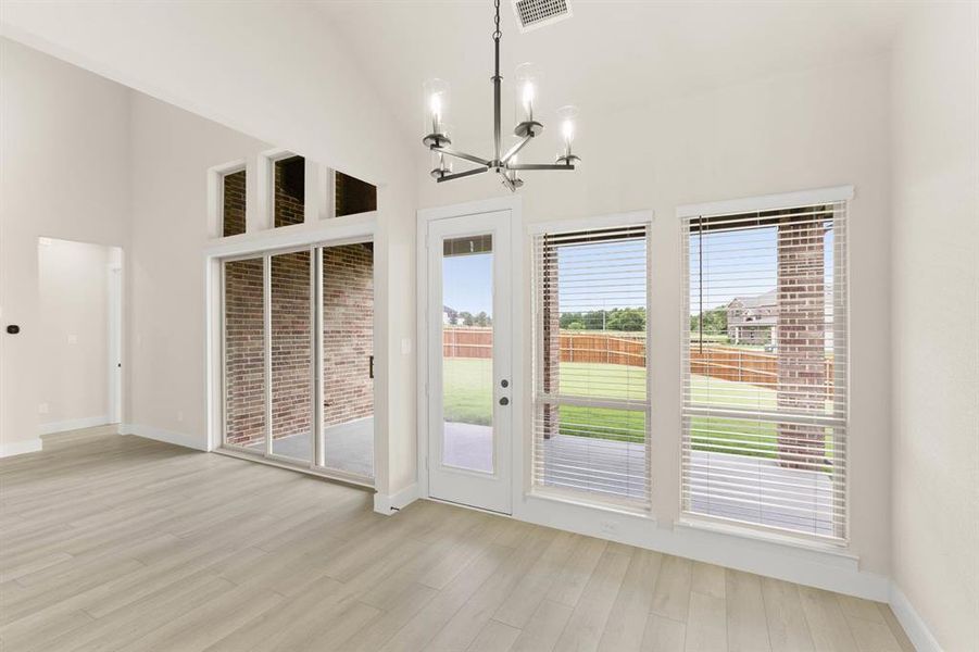 513 Pond Springs-Breakfast Nook-1