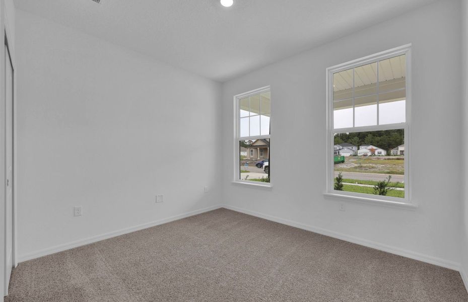 Spacious, unfurnished interior of a new home in Hyland Trail, Green Cove Springs (Image 23).