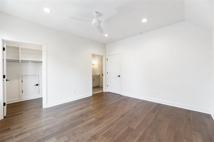 Spacious, unfurnished interior of a new home in , Alpharetta (Image 25). Spacious, unfurnished interior of a new home in , Alpharetta (Image 25).