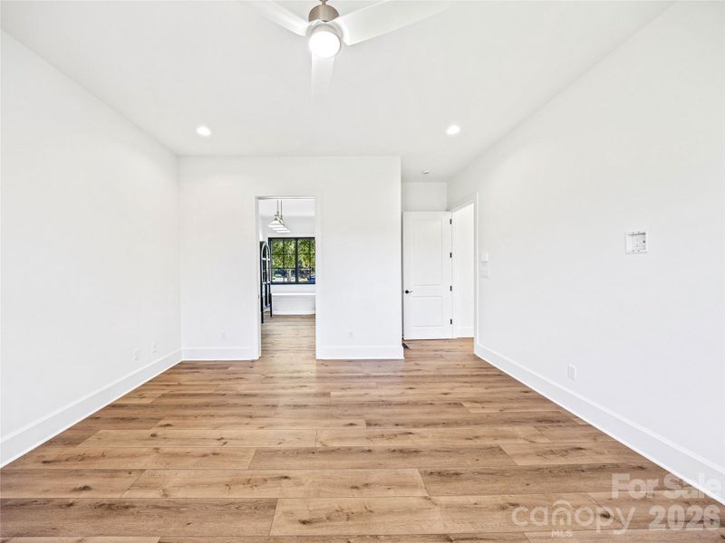 Spacious, unfurnished interior of a new home in , Asheville (Image 26).