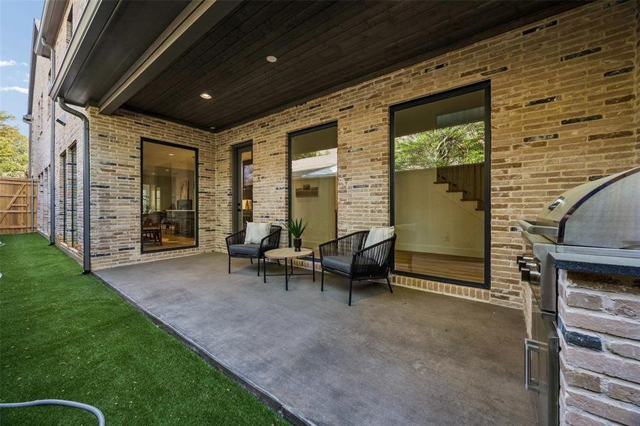 Exterior details and patio area of a home in , Dallas (Image 26).
