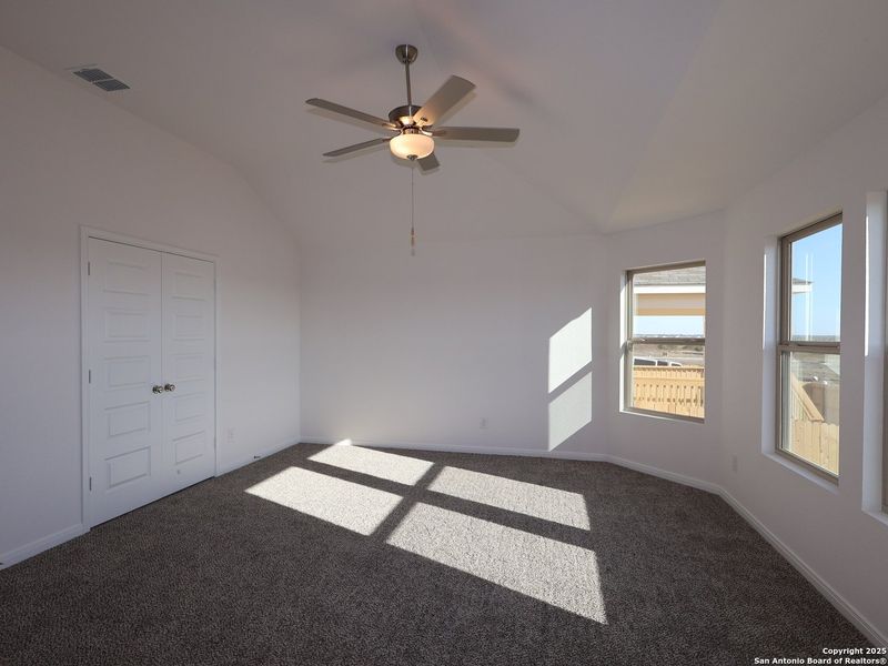 Spacious, unfurnished interior of a new home in Paloma Park, Converse (Image 28). Spacious, unfurnished interior of a new home in Paloma Park, Converse (Image 28).