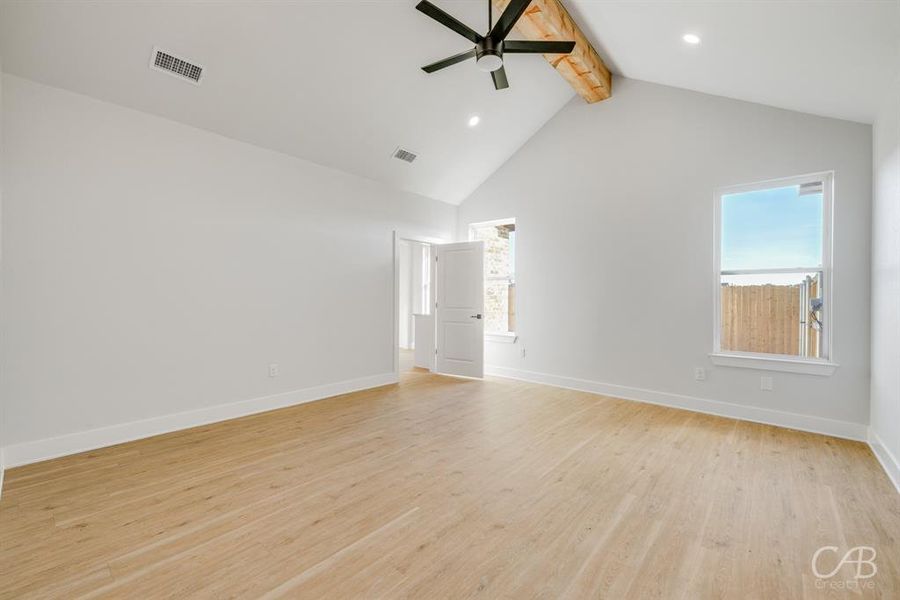 Spacious, unfurnished interior of a new home in , Abilene (Image 29).