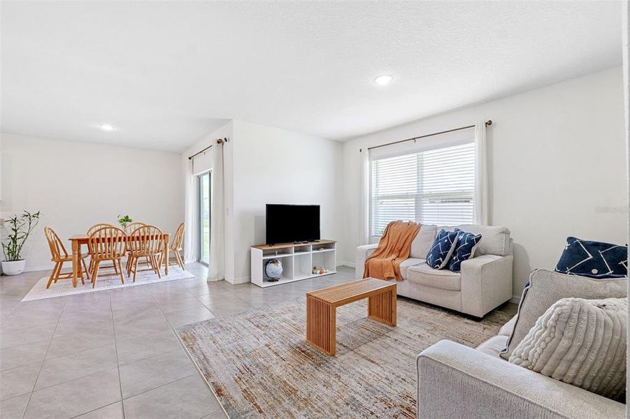 Furnished interior view inside a new home in , Wesley Chapel (Image 17).