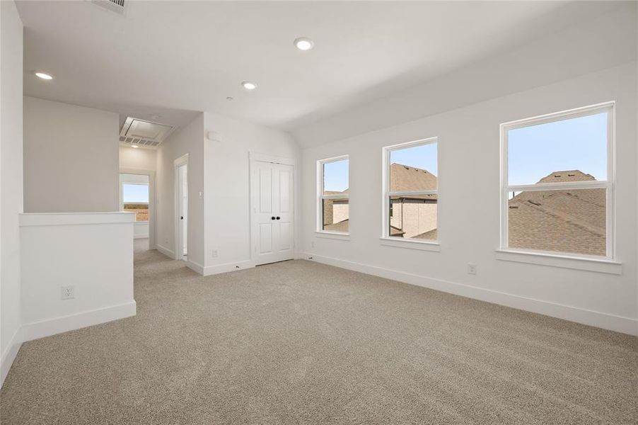 Spacious, unfurnished interior of a new home in Talia, Mesquite (Image 22).