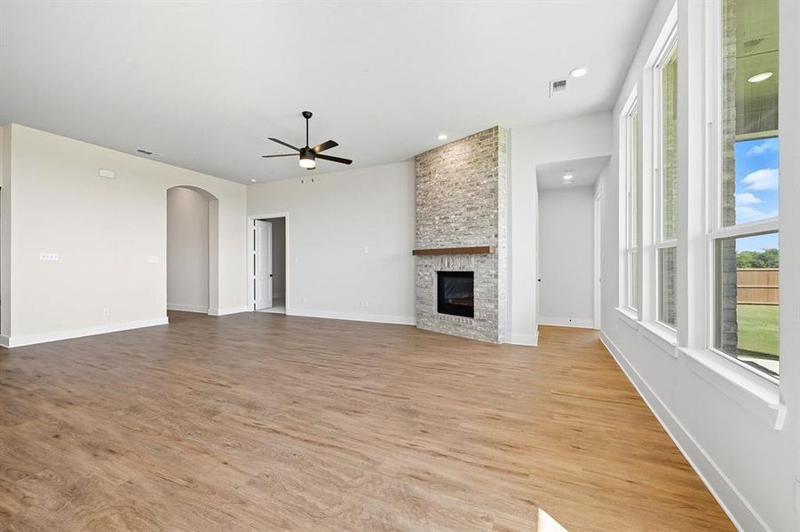 Spacious, unfurnished interior of a new home in Canyon Creek Estates, Sherman (Image 17). Spacious, unfurnished interior of a new home in Canyon Creek Estates, Sherman (Image 17).