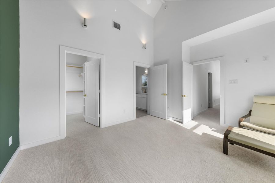 Spacious, unfurnished interior of a new home in , Houston (Image 16).