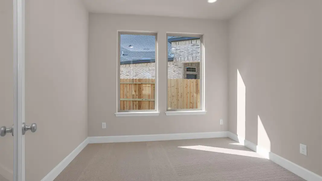 Spacious, unfurnished interior of a new home in The Woodlands Hills 40', Willis (Image 6).