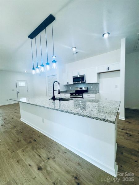 Image 28 of a home in .