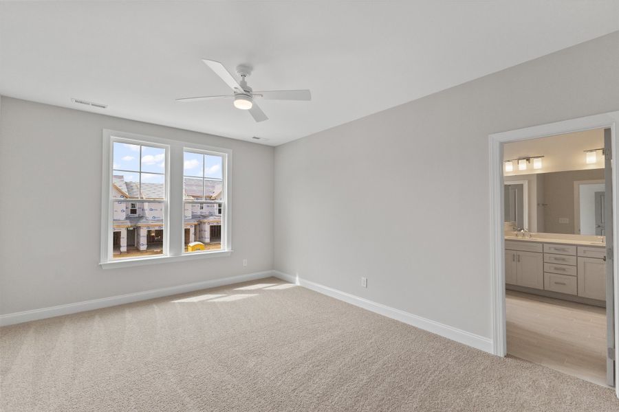 Representative unfurnished interior of a home built from the The Juniper by RobuckHomes in Kennebec Crossing, Angier (Image 112).