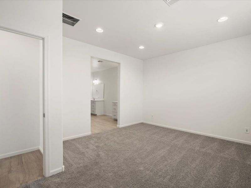 Spacious, unfurnished interior of a new home in Arbor at Madera Highlands II, Sahuarita (Image 11). Spacious, unfurnished interior of a new home in Arbor at Madera Highlands II, Sahuarita (Image 11).