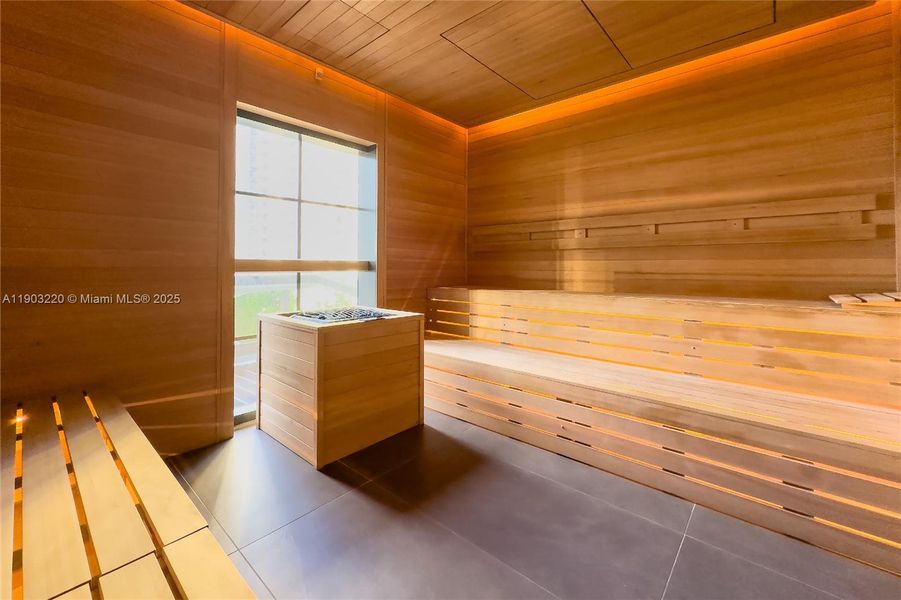 Community amenities in , Miami (Image 90).