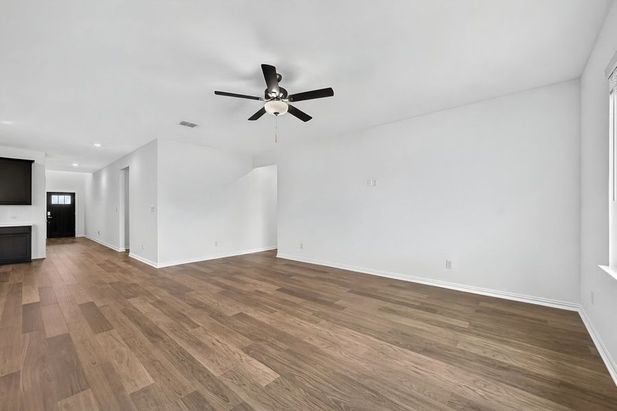 Spacious, unfurnished interior of a new home in Parks at Foster Crossing, Anna (Image 13).