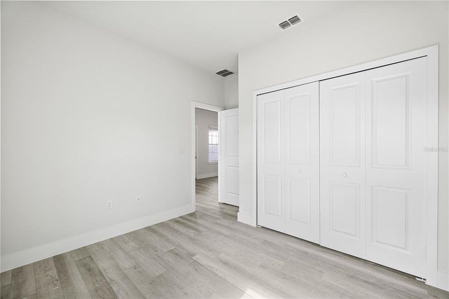 Spacious, unfurnished interior of a new home in , Ocala (Image 16).