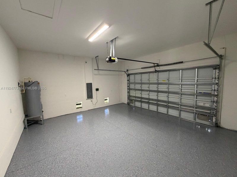 Spacious, unfurnished interior of a new home in , Placida (Image 23).