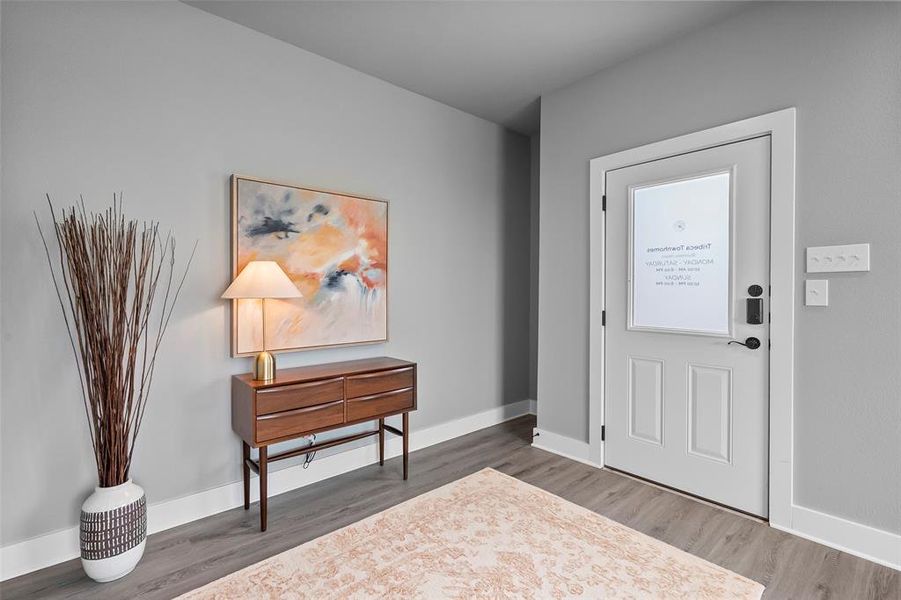 Entryway (stock photos of the model, colors may vary)