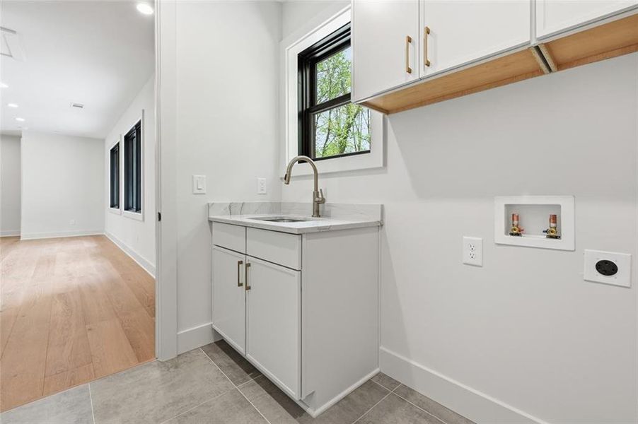 Furnished interior view inside a new home in , Alpharetta (Image 17).