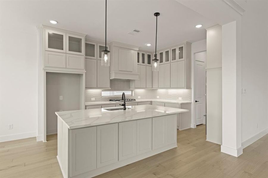 10. 2816 Shadybrook - Kitchen (2)