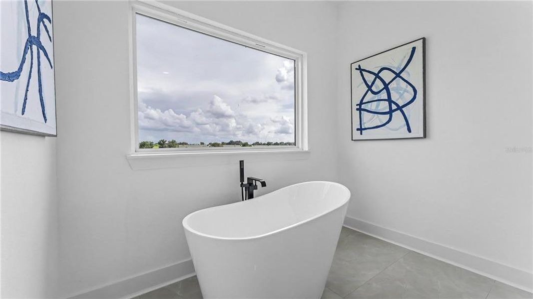 Furnished interior view inside a new home in , Lake Alfred (Image 15).