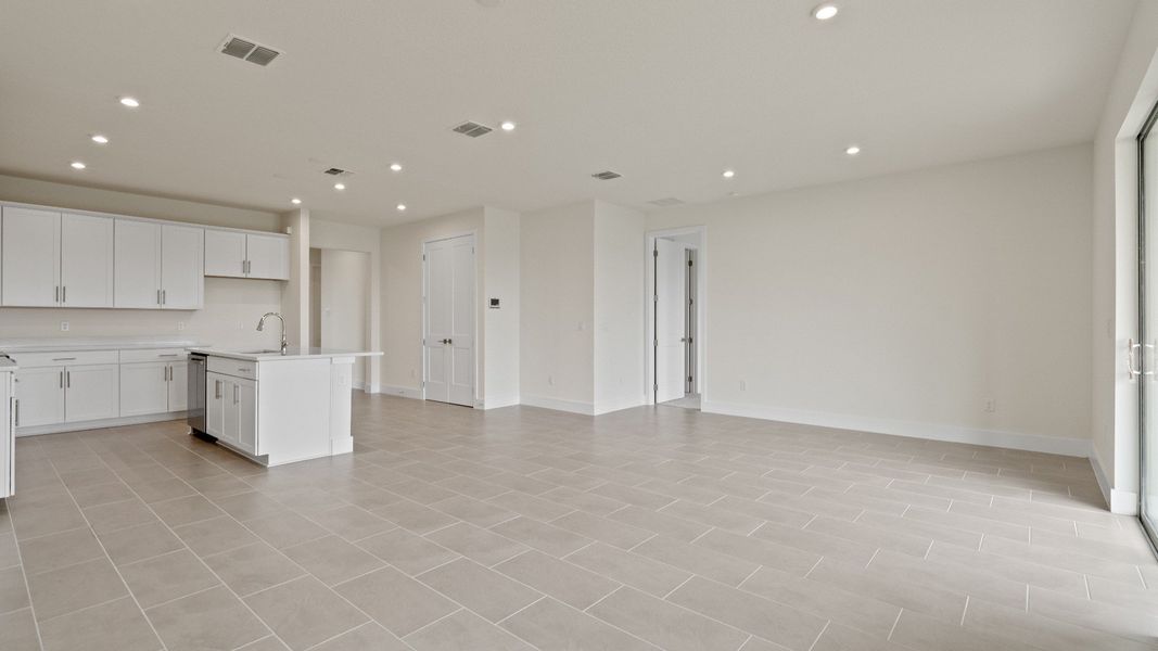 Representative unfurnished interior of a home built from the Longleaf by DRB Homes in Lakeside at Satilla, St. Cloud (Image 35).