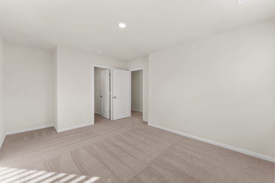 Spacious, unfurnished interior of a new home in Fairview Falls, Chesnee (Image 26).