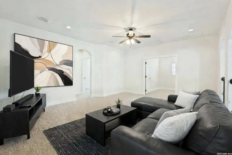Furnished interior view inside a new home in Comanche Ridge, San Antonio (Image 21). Furnished interior view inside a new home in Comanche Ridge, San Antonio (Image 21).
