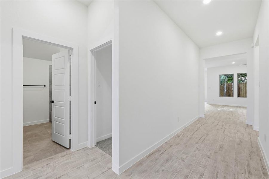 Spacious, unfurnished interior of a new home in Meadow Lakes, Fort Worth (Image 26).