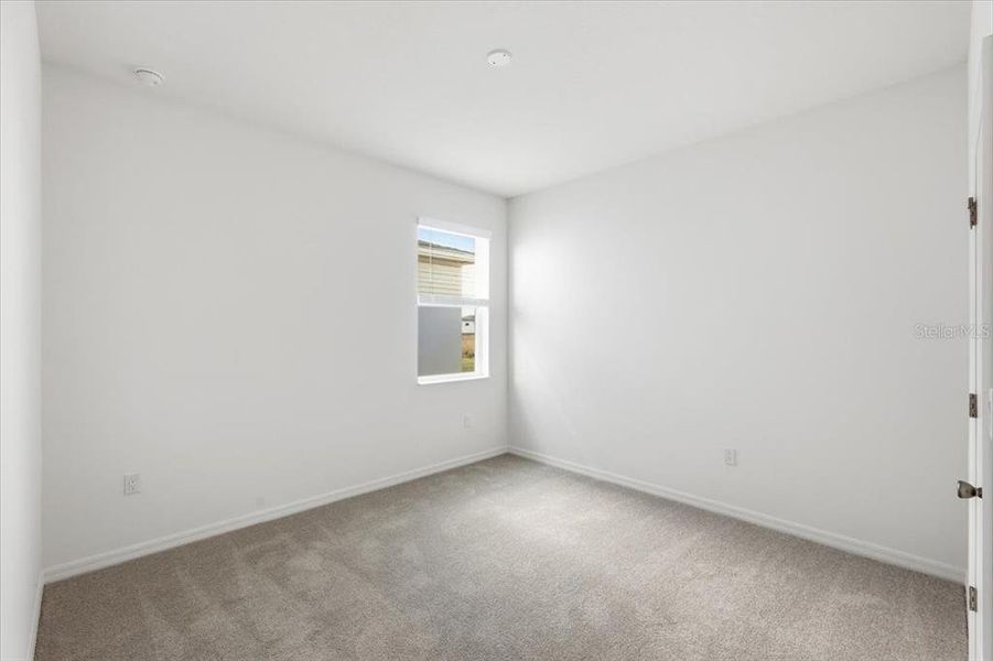 Spacious, unfurnished interior of a new home in Cypress Park Estates, Haines City (Image 12).