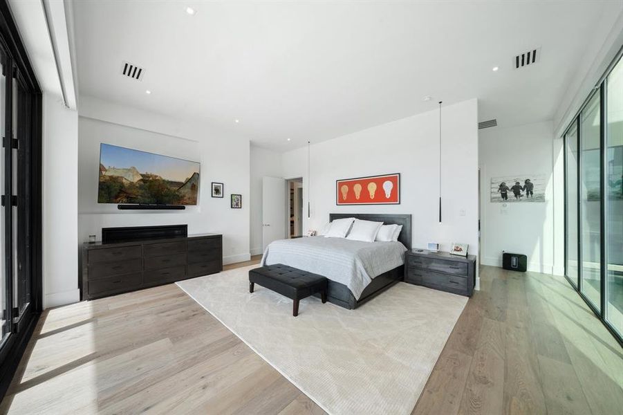 Furnished interior view inside a new home in , Frisco (Image 9).