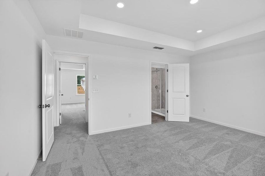 Spacious, unfurnished interior of a new home in Rosewood Farm, Lawrenceville (Image 23).