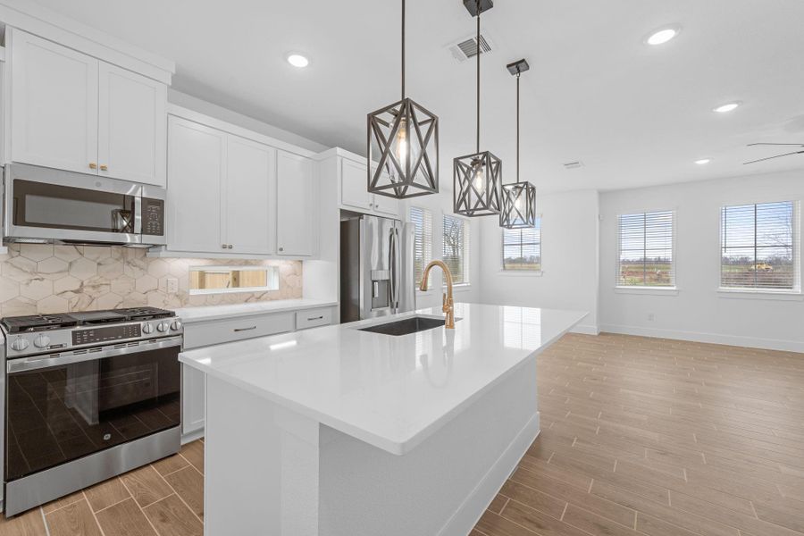 Furnished interior view inside a new home in Sienna, Missouri City (Image 11).