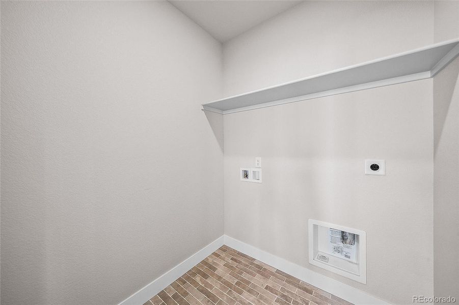 Spacious, unfurnished interior of a new home in , Littleton (Image 19).