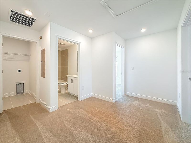 Spacious, unfurnished interior of a new home in , St. Petersburg (Image 56).