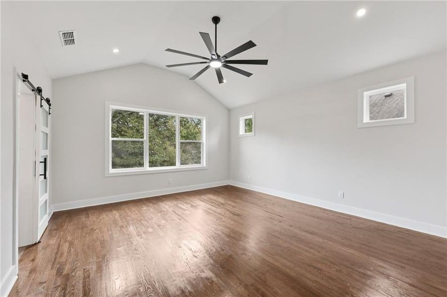 Spacious, unfurnished interior of a new home in , Atlanta (Image 25).