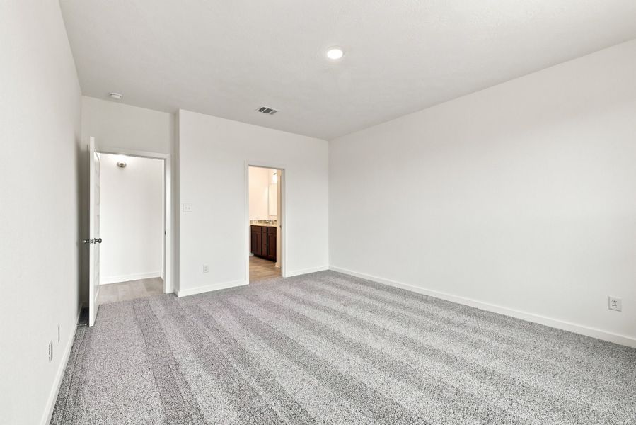 Spacious, unfurnished interior of a new home in Grand Lake, Snook (Image 7). Spacious, unfurnished interior of a new home in Grand Lake, Snook (Image 7).