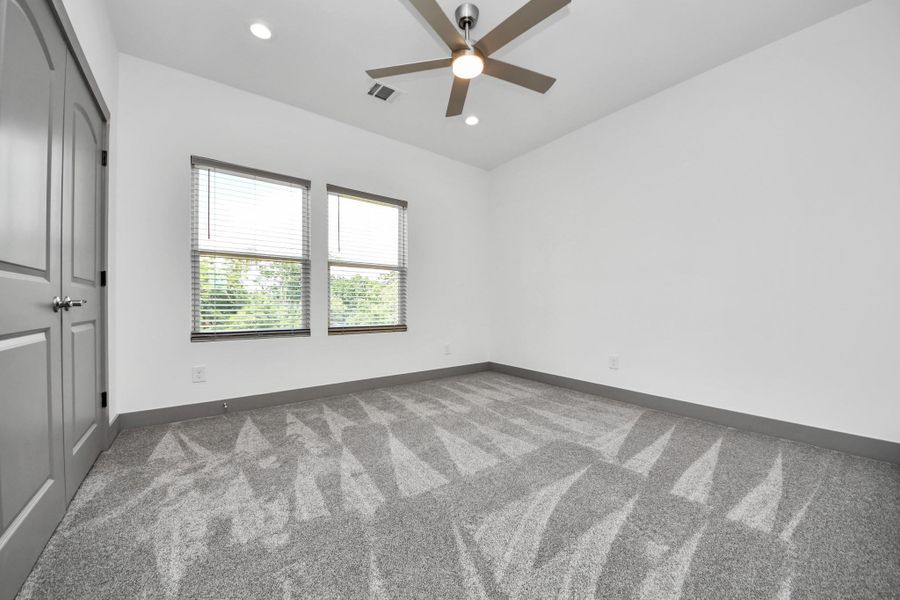 Spacious, unfurnished interior of a new home in , Houston (Image 23).