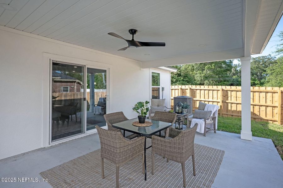 Exterior details and patio area of a home in , Jacksonville (Image 1).