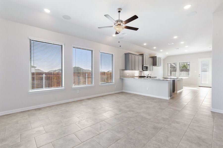 Spacious, unfurnished interior of a new home in Avondale, Fate (Image 11). Spacious, unfurnished interior of a new home in Avondale, Fate (Image 11).