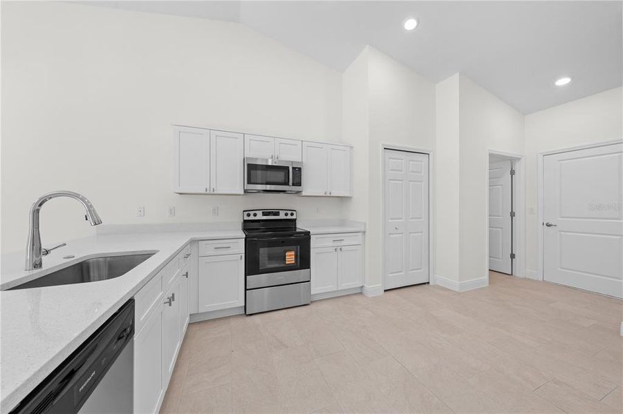 Furnished interior view inside a new home in , Yeehaw Junction (Image 16).