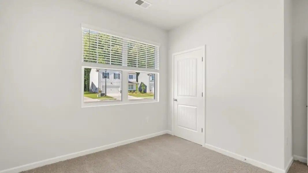 Spacious, unfurnished interior of a new home in Oconee Overlook, Gainesville (Image 21). Spacious, unfurnished interior of a new home in Oconee Overlook, Gainesville (Image 21).