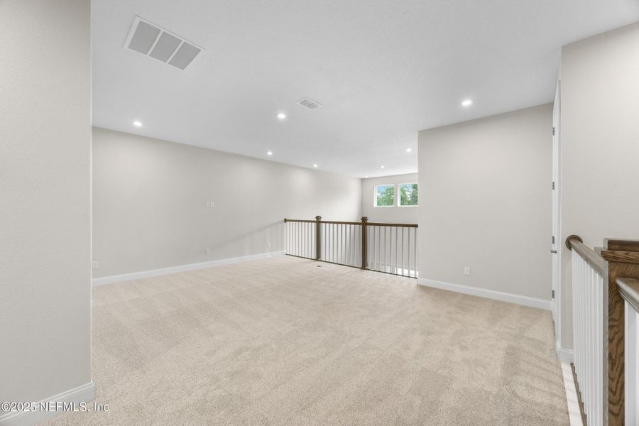 Spacious, unfurnished interior of a new home in , Jacksonville (Image 20).