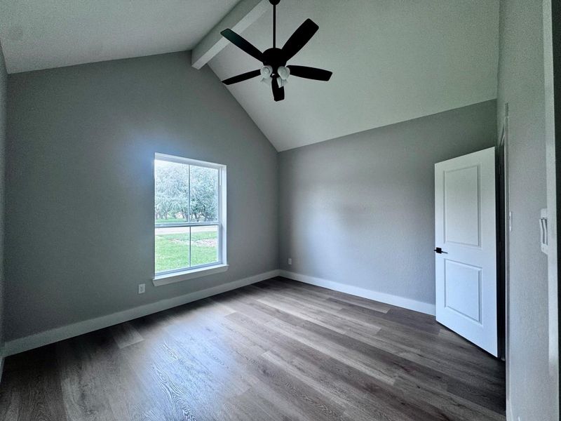 Spacious, unfurnished interior of a new home in , Bay City (Image 22).