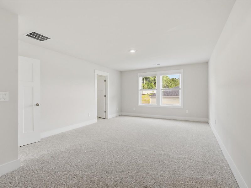 Spacious, unfurnished interior of a new home in Crossing at Abner Creek, Greer (Image 17). Spacious, unfurnished interior of a new home in Crossing at Abner Creek, Greer (Image 17).