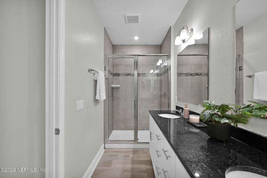 Furnished interior view inside a new home in , Middleburg (Image 55).