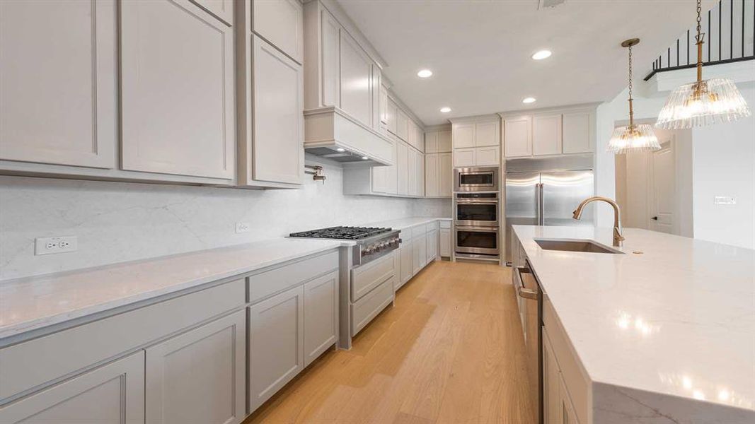 Furnished interior view inside a new home in Adkins Park 70', Hurst (Image 10).