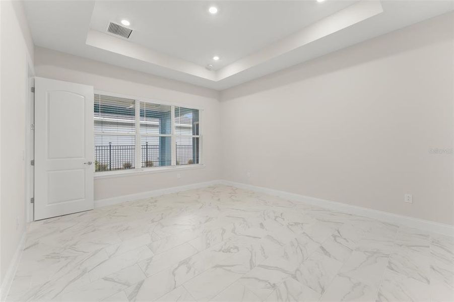Spacious, unfurnished interior of a new home in , Orlando (Image 50).