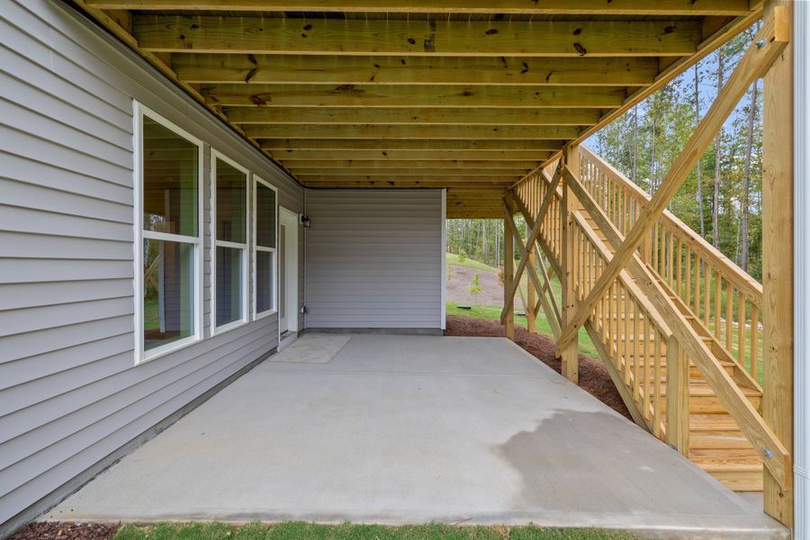 Representative exterior details of a home built from the The Hampton by RobuckHomes in Baylee Ridge, Selma (Image 87).