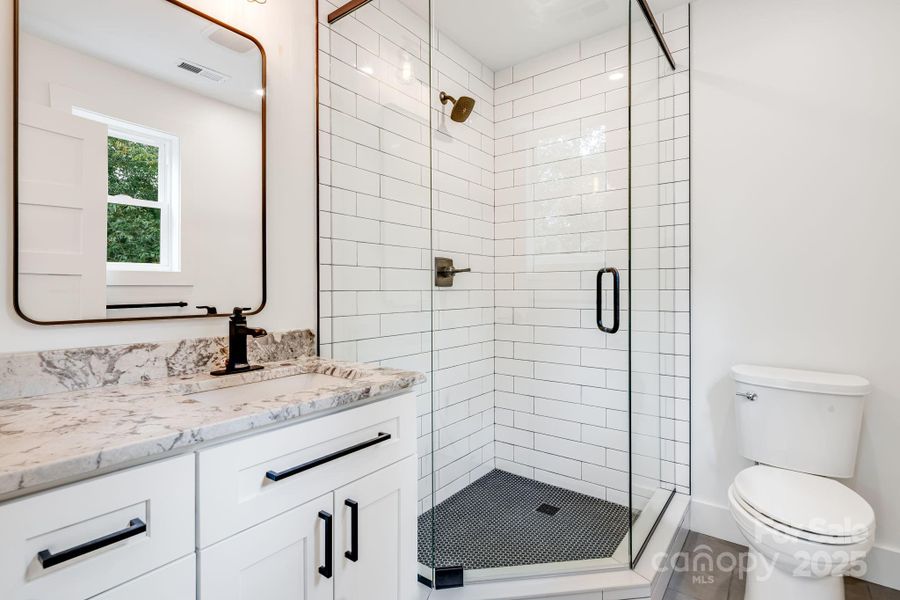 Has it's own en-suite